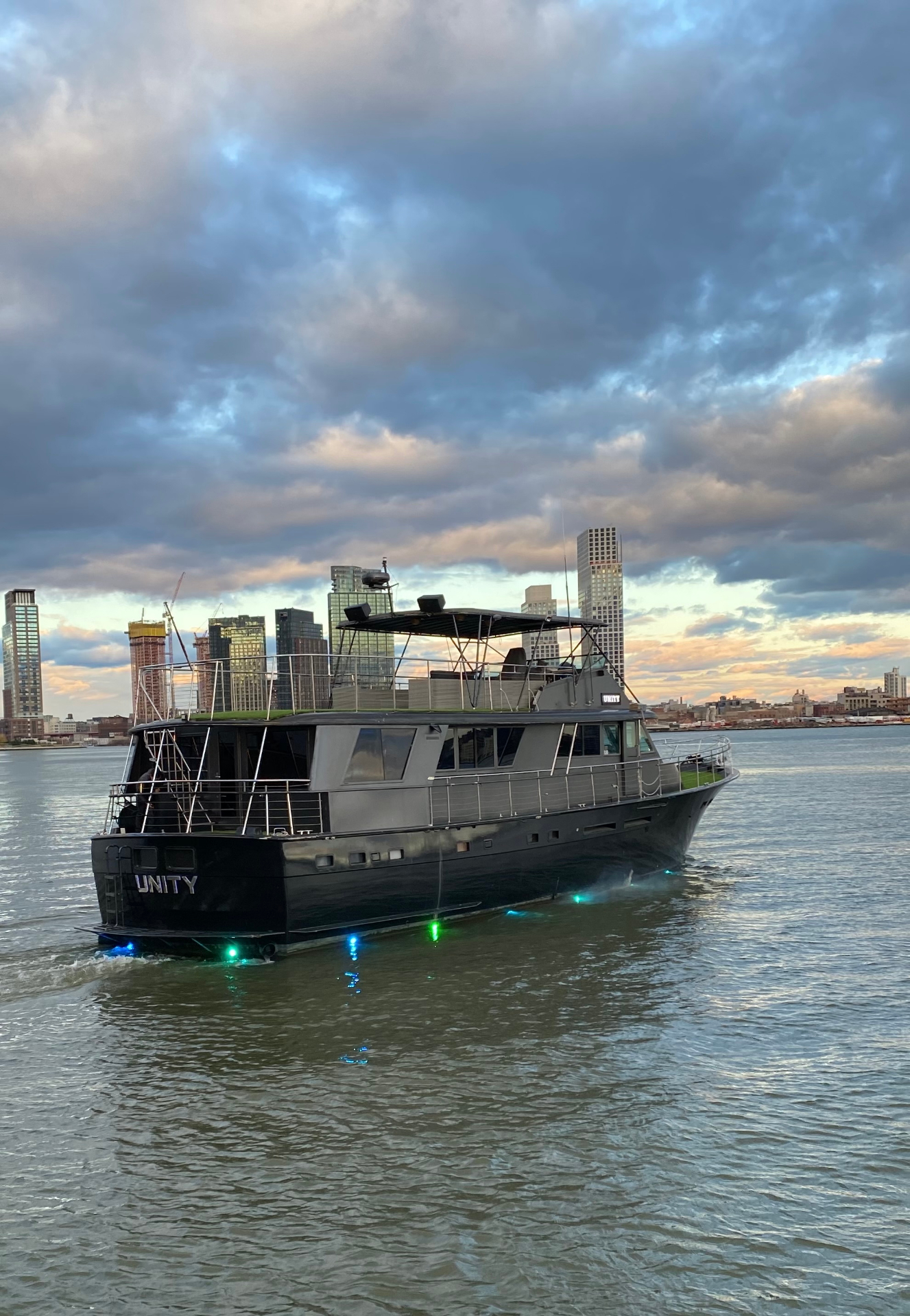 Unity private yacht for intimate charters in NYC